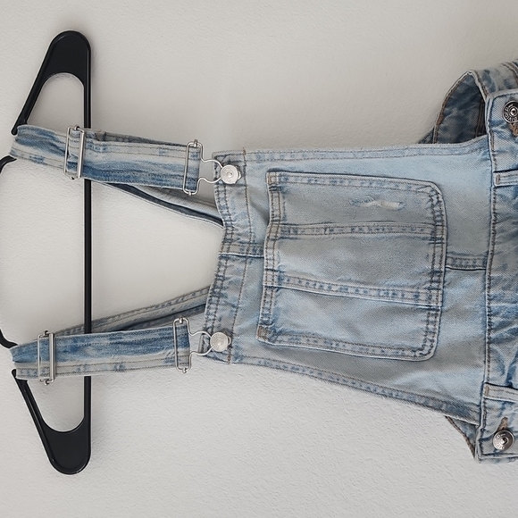 H&M Distress Denim Overall Shorts shortall Summer Casual Outing - Picture 3 of 12